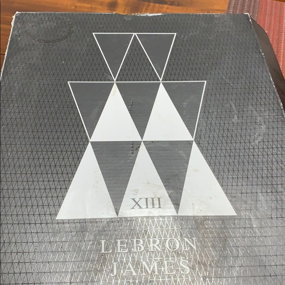 Lebron 13 LMTD opening nights. Size 14 - Picture 7 of 7